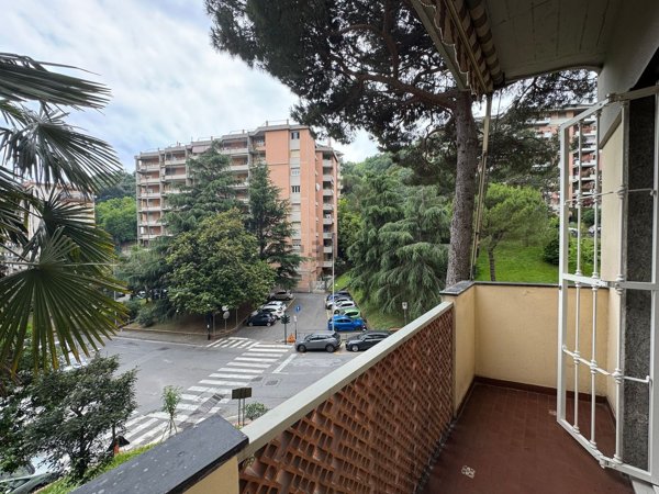 appartamento in vendita a Genova in zona Pegli