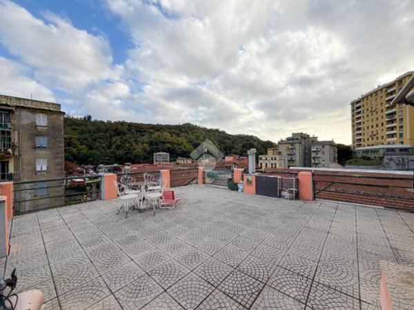 appartamento in vendita a Genova in zona Rivarolo