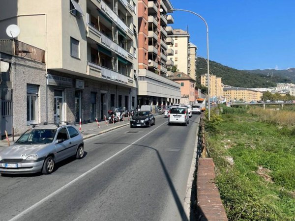 negozio in vendita a Genova in zona Molassana
