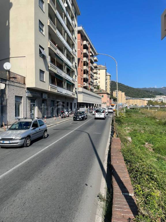 negozio in vendita a Genova in zona Molassana