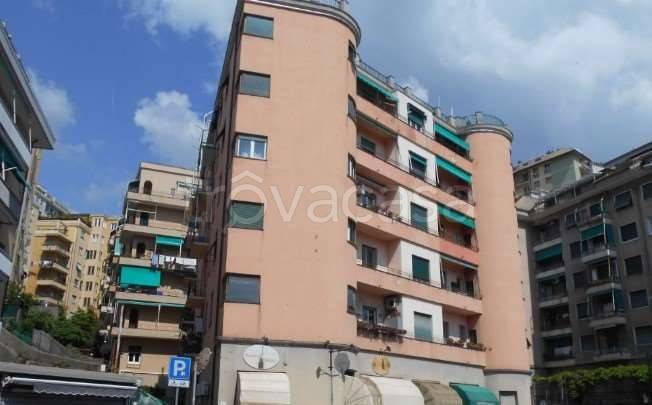 negozio in vendita a Genova