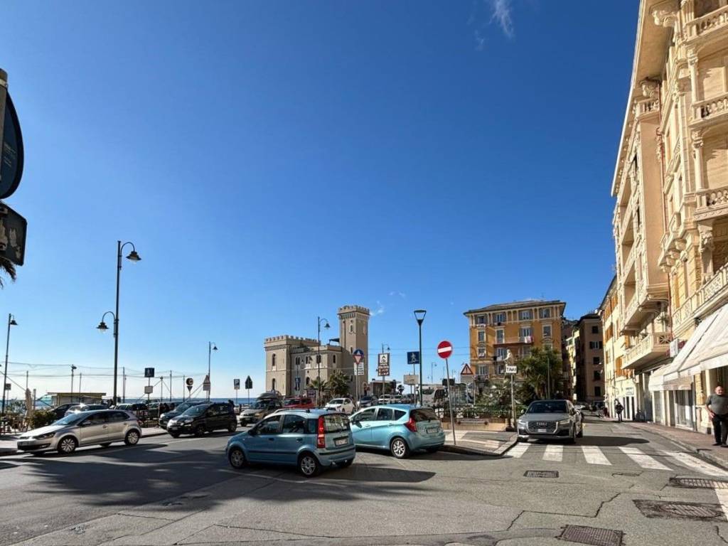 appartamento in vendita a Genova in zona Pegli