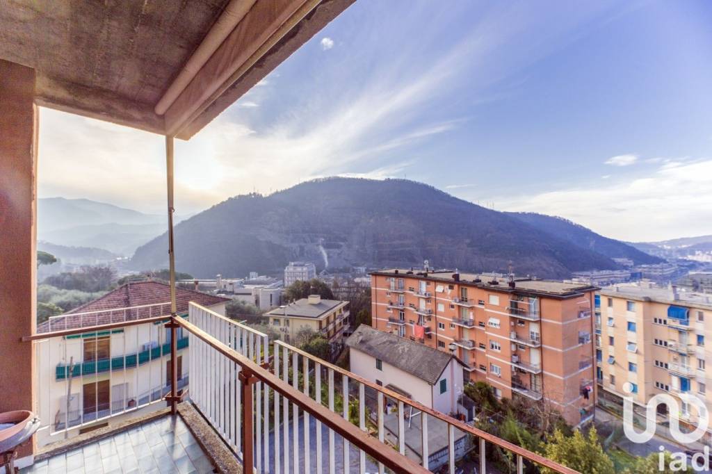 appartamento in vendita a Genova in zona Molassana