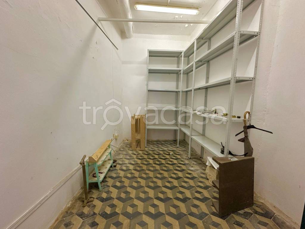 negozio in vendita a Genova in zona Pontedecimo