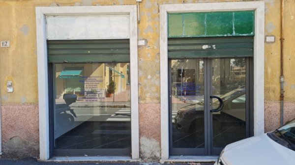 negozio in vendita a Genova in zona Struppa