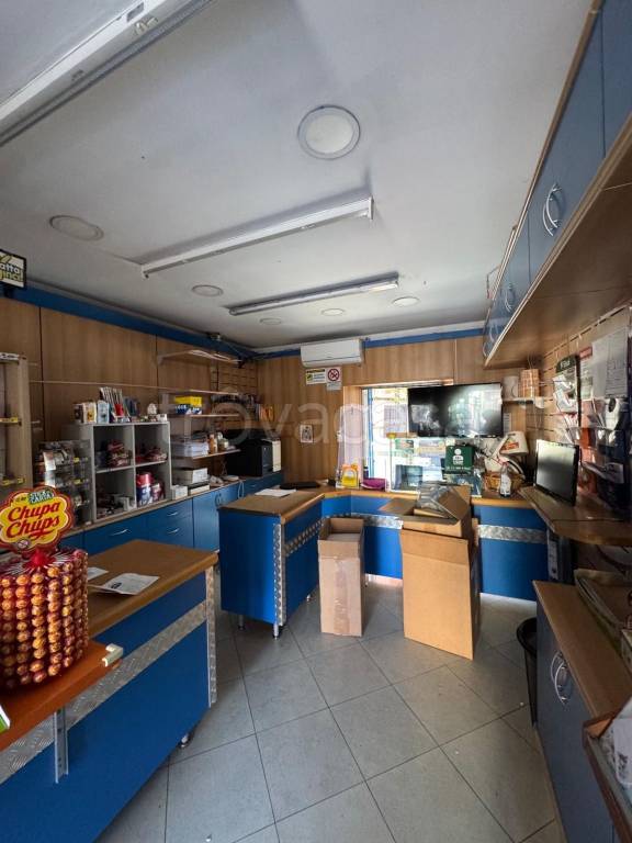 negozio in vendita a Genova in zona Molassana