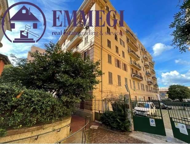 appartamento in vendita a Genova in zona Foce