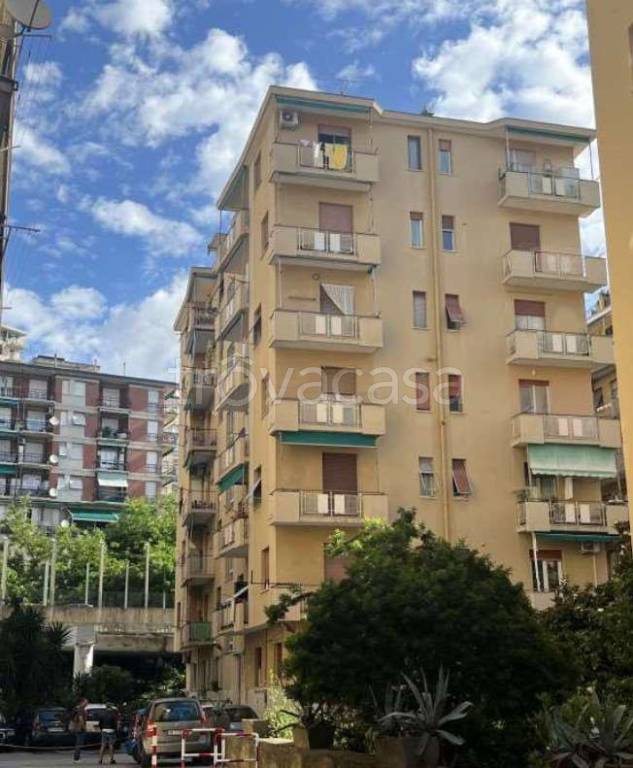 appartamento in vendita a Genova in zona Palmaro / Pra'