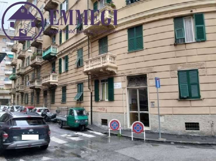 appartamento in vendita a Genova in zona Sestri Ponente