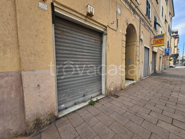 negozio in vendita a Genova in zona Sampierdarena
