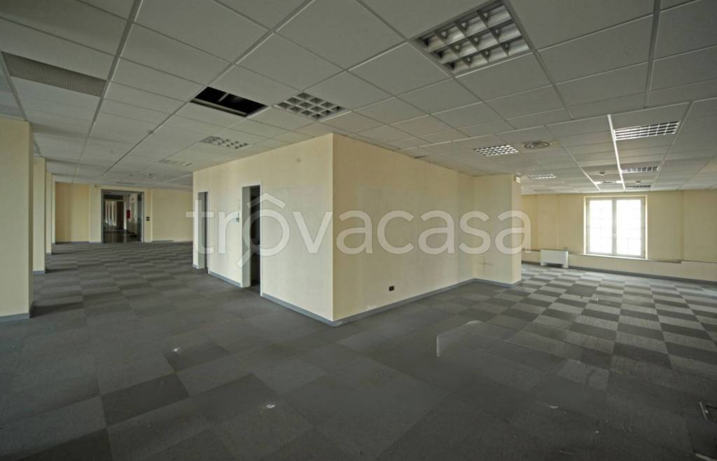 ufficio in vendita a Genova in zona Sampierdarena