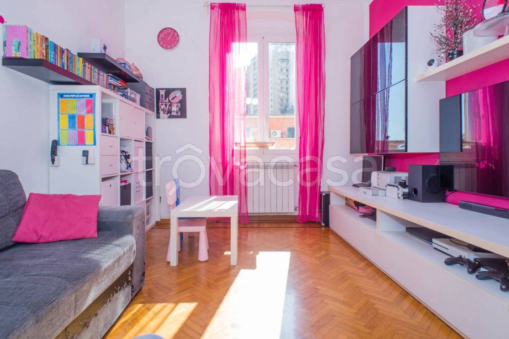 appartamento in vendita a Genova in zona Staglieno