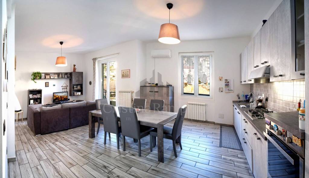 appartamento in vendita a Genova in zona Struppa