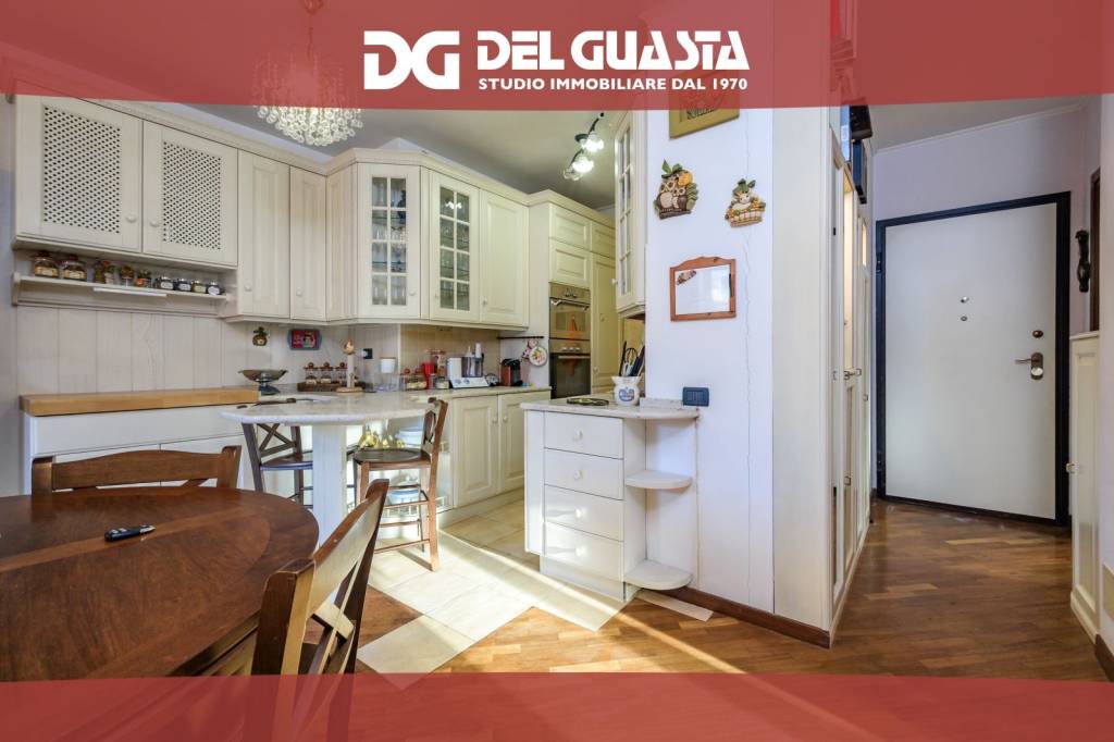 appartamento in vendita a Genova in zona Staglieno