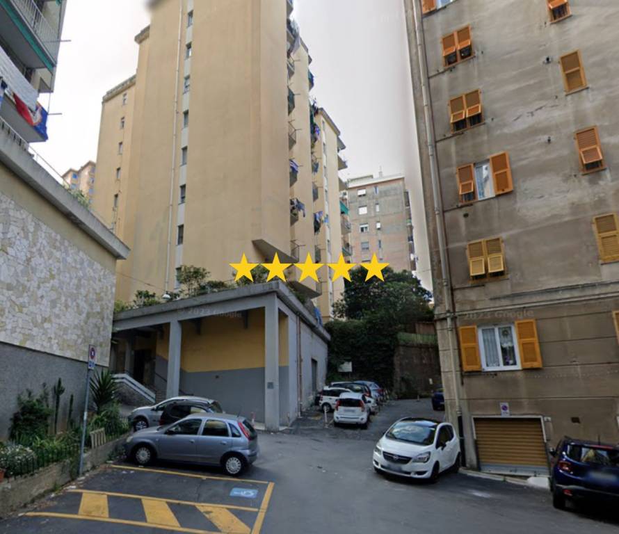 appartamento in vendita a Genova in zona Sestri Ponente