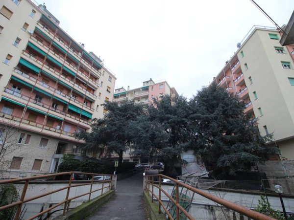 appartamento in vendita a Genova in zona Palmaro / Pra'