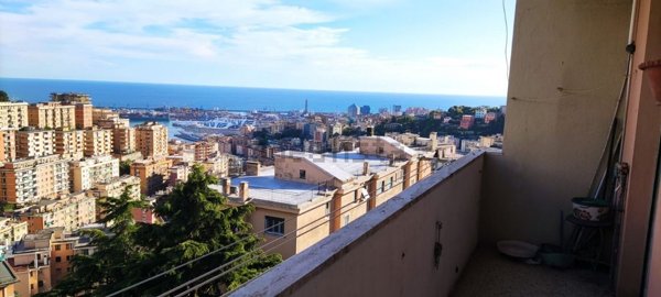 appartamento in vendita a Genova in zona Oregina