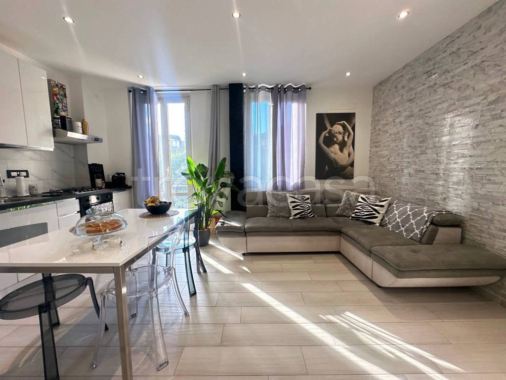 appartamento in vendita a Genova in zona Palmaro / Pra'