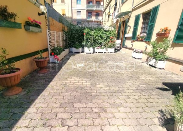 appartamento in vendita a Genova in zona Foce