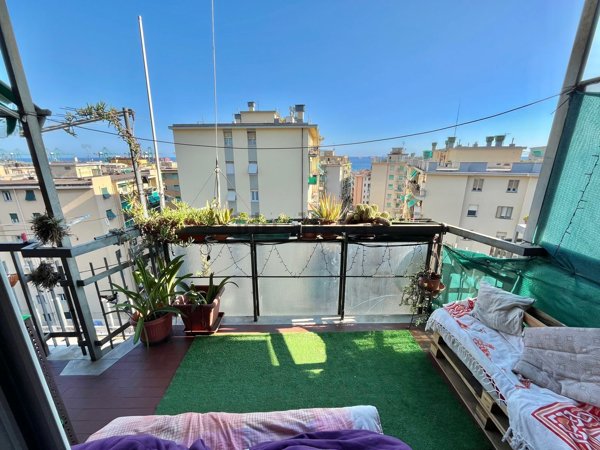 appartamento in vendita a Genova in zona Palmaro / Pra'
