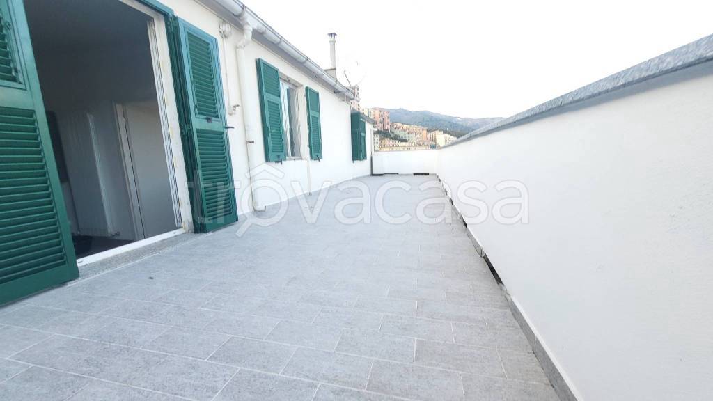 appartamento in vendita a Genova in zona Staglieno