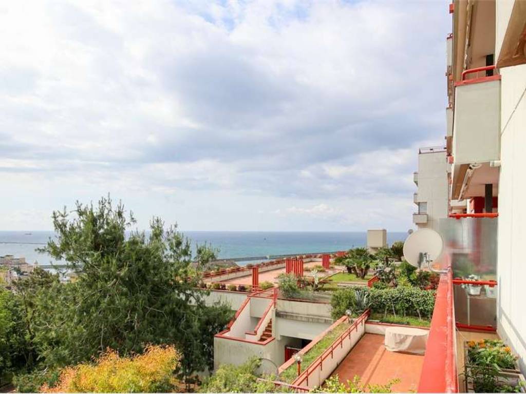 appartamento in vendita a Genova in zona Pegli