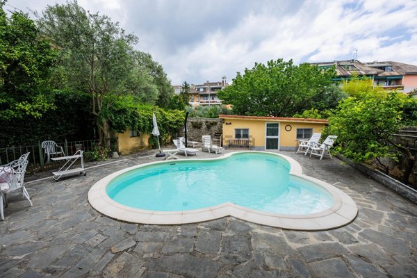 casa indipendente in vendita a Genova