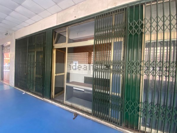 ufficio in vendita a Genova in zona Sampierdarena