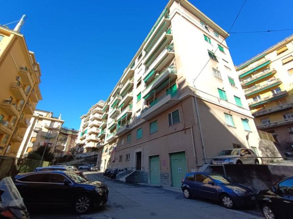appartamento in vendita a Genova in zona Sestri Ponente
