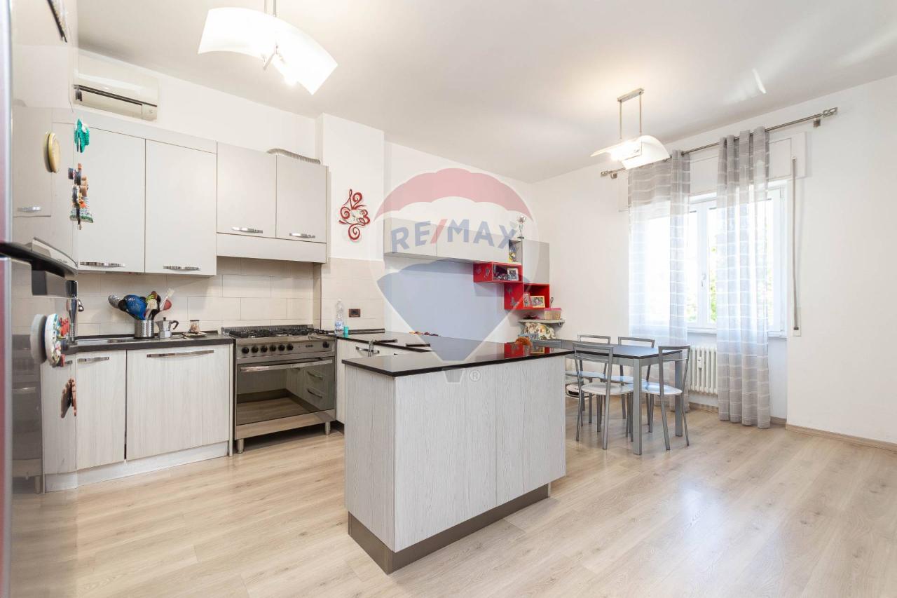 appartamento in vendita a Genova in zona Staglieno