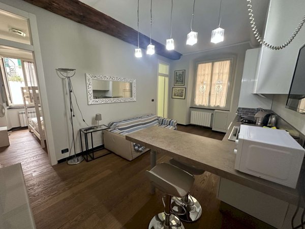 appartamento in vendita a Genova in zona Sottoripa / Maddalena / Molo