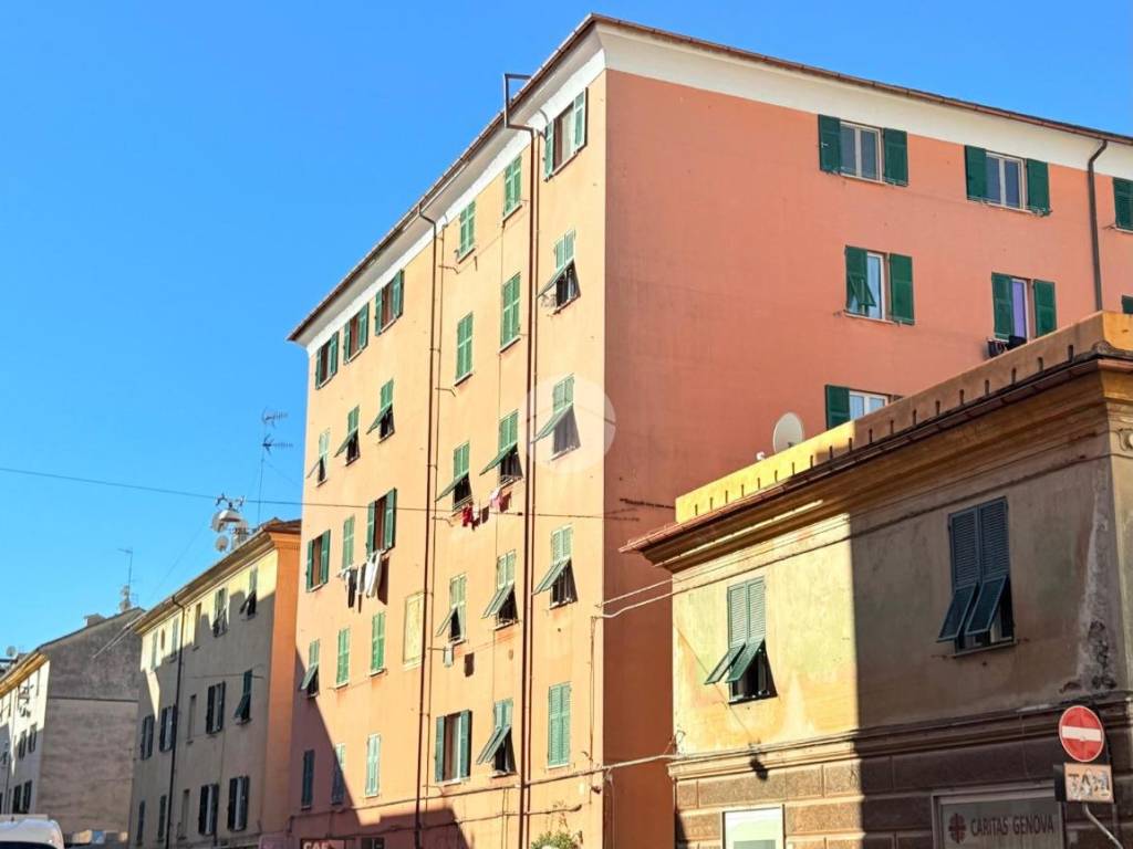 appartamento in vendita a Genova in zona Sestri Ponente