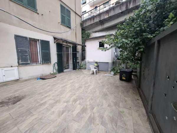appartamento in vendita a Genova in zona Rivarolo