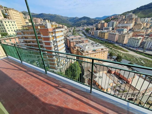 appartamento in vendita a Genova in zona Staglieno