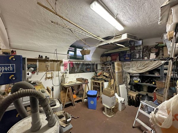 negozio in vendita a Genova in zona Pontedecimo