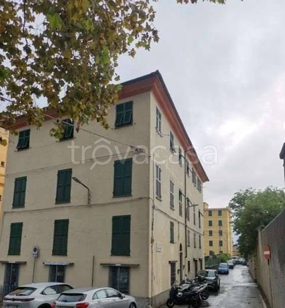 negozio in vendita a Genova in zona Cornigliano