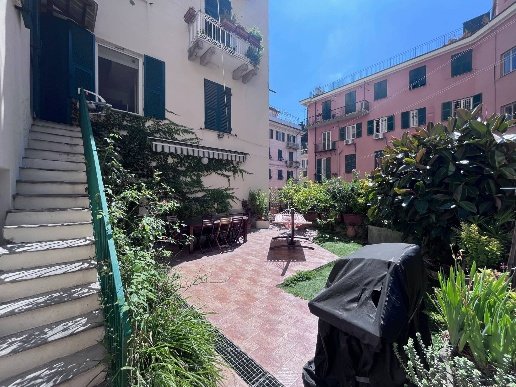 appartamento in vendita a Genova in zona Oregina