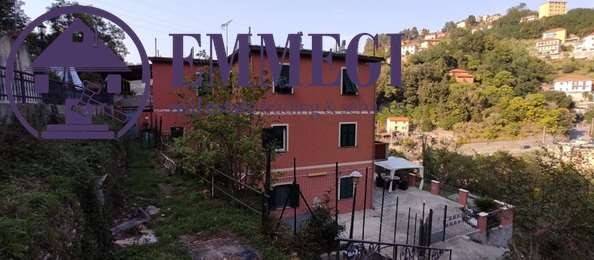 quadrivano in vendita a Genova in zona Bolzaneto