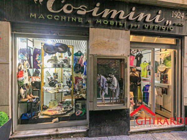 locale commerciale in vendita a Genova in zona Centro Storico