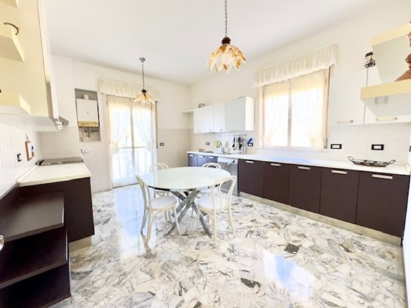 appartamento in vendita a Genova in zona Apparizione