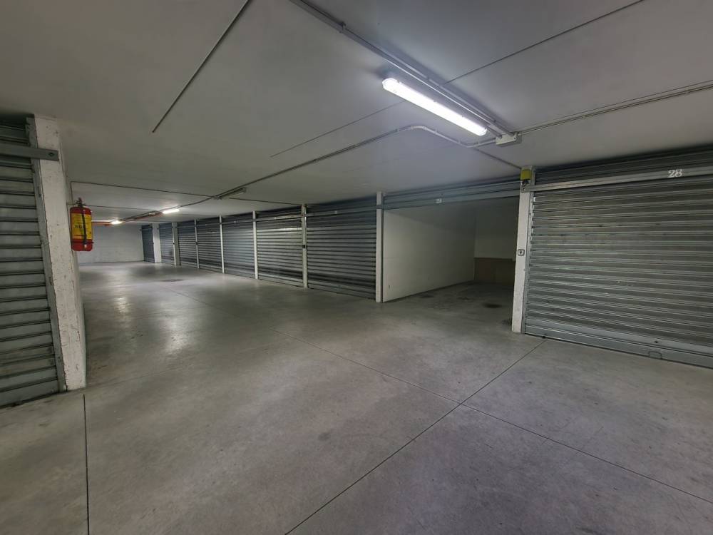 locale di sgombero in vendita a Genova in zona Foce