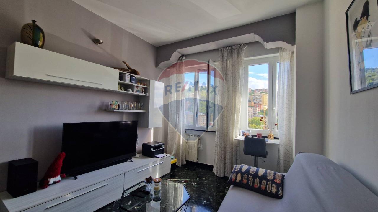 appartamento in vendita a Genova in zona Staglieno
