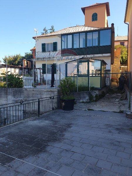 casa indipendente in vendita a Genova in zona San Gottardo/Sant'Eusebio