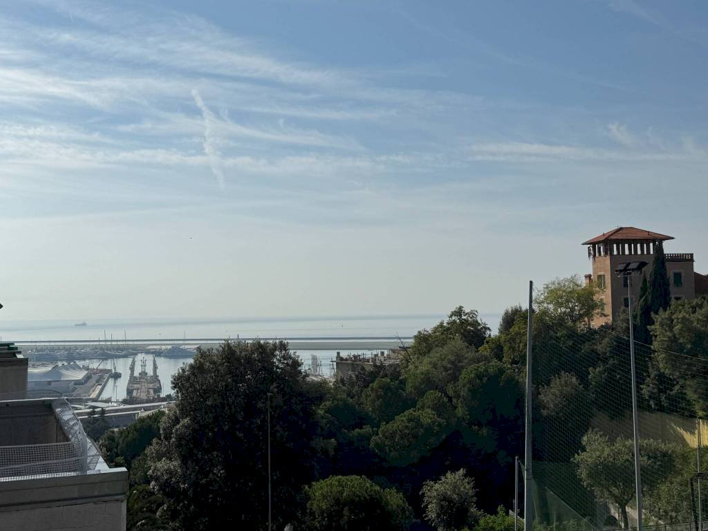 casa indipendente in vendita a Genova