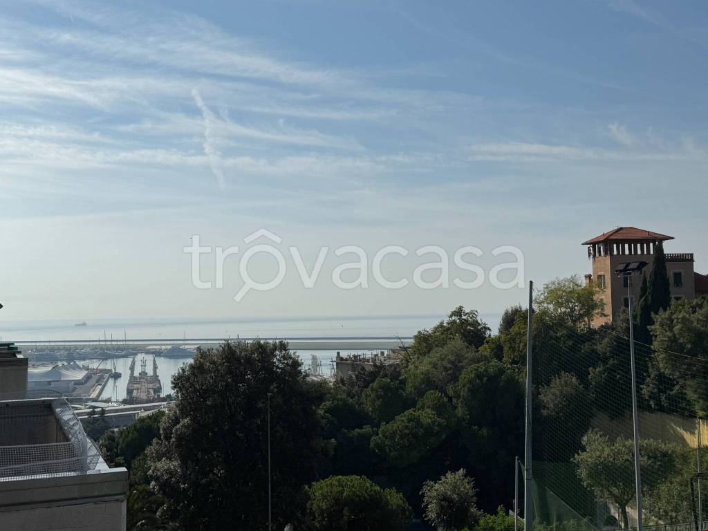 casa indipendente in vendita a Genova