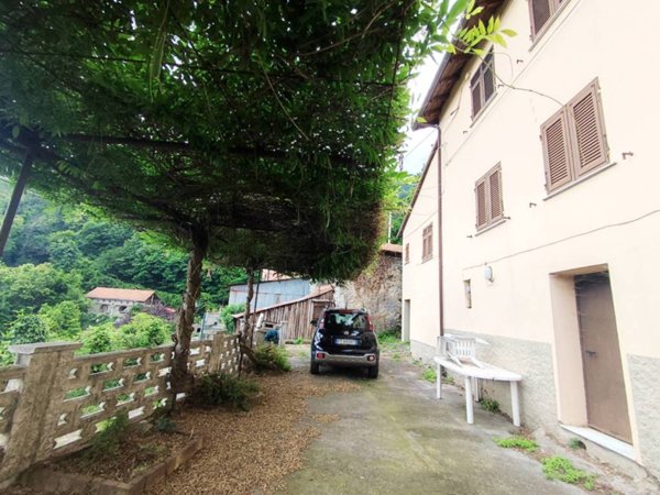 casa indipendente in vendita a Genova in zona Sestri Ponente