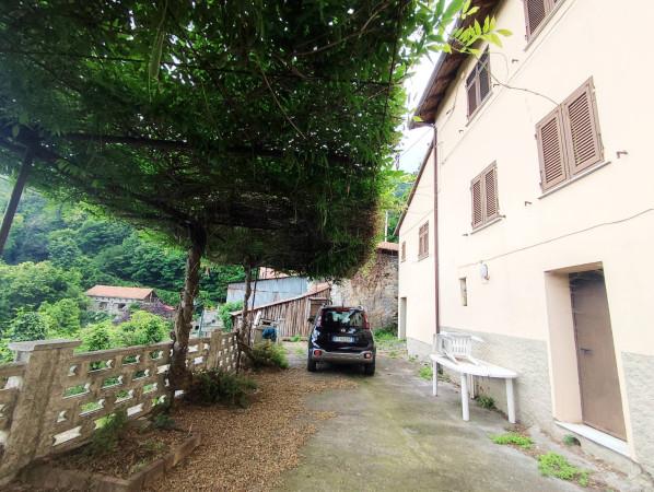 casa indipendente in vendita a Genova in zona Rivarolo