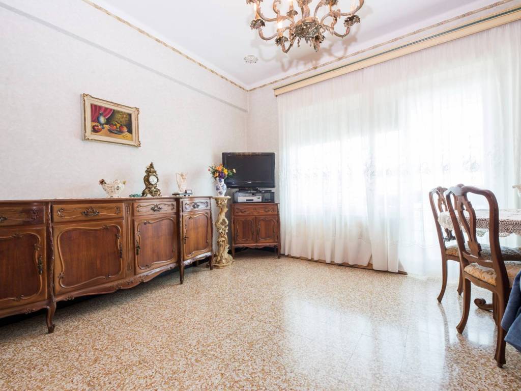 appartamento in vendita a Genova in zona Marassi