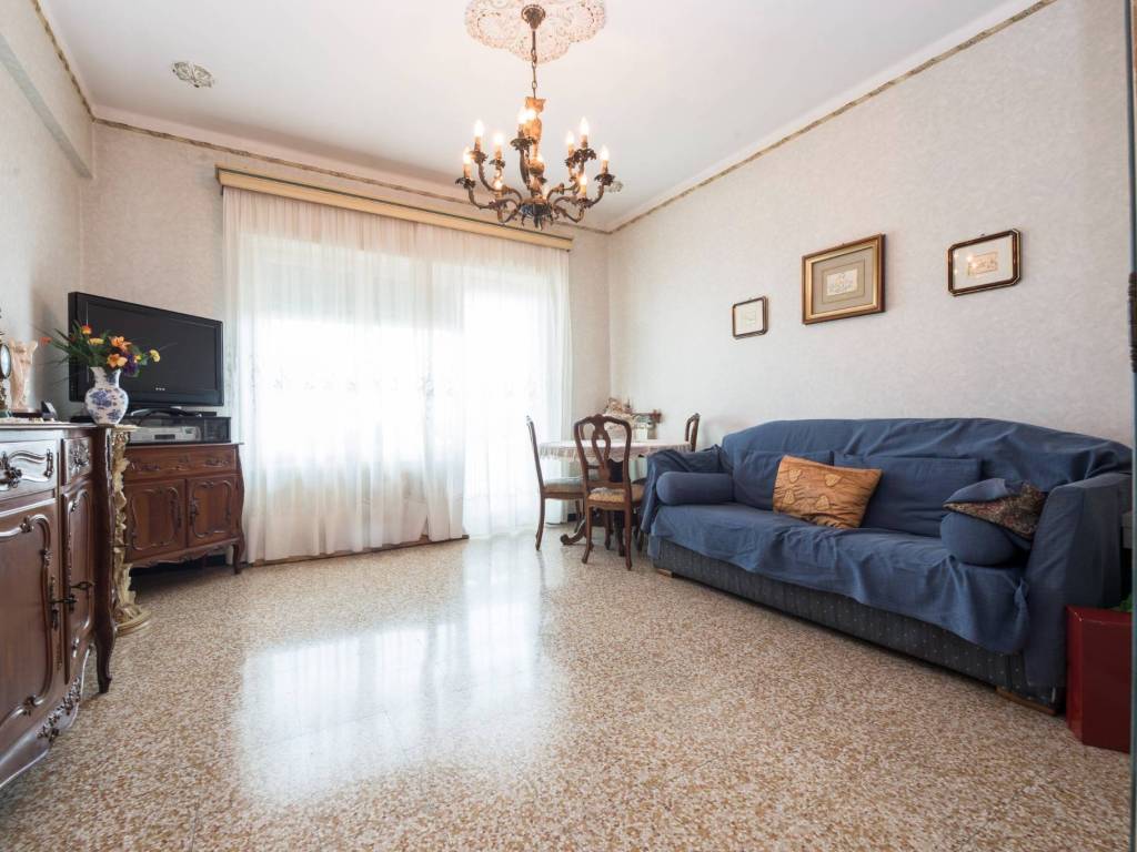 appartamento in vendita a Genova in zona Marassi