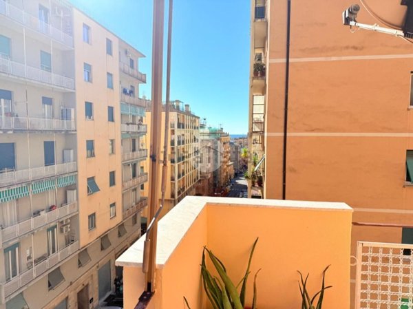 appartamento in vendita a Genova in zona Sestri Ponente